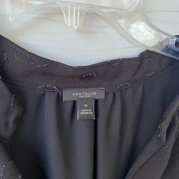 Elegant Black Chiffon Blouse - Picture 3 of 5